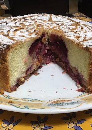 Une photo de Gâteau surprise soufflé aux pêches de vigne