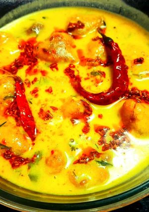 राजस्थानी पकौड़ा कढ़ी (Rajasthani Pakoda Kadhi recipe in hindi) रेसिपी मुख्य फोटो