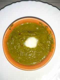सरसों का साग (Sarson ka saag recipe in Hindi) रेसिपी मुख्य फोटो