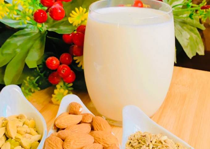 Almond Milk 🥛 Recipe by Samia Aijazz - Cookpad
