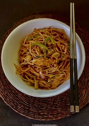 A picture of Chicken Mushroom Chowmein.