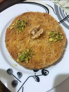 صورة لوصفة كنافه بالقشطه ومربى الفراوله