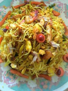 মিক্সড চাউমিন রেসিপির প্রধান ছবি