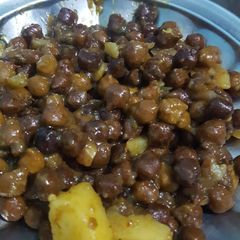 A picture of Spicy Chana chat.