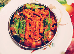 A picture of Instant Tasty yummy chatpattu carrot and green chilli pickle.