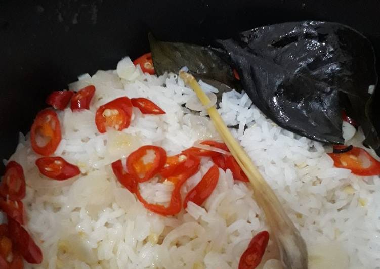 Bumbu mengolah Nasi Liwer RiceCooker simple yang Lezat