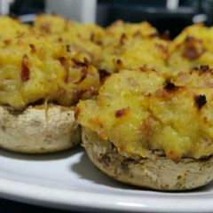 Stuffed mushrooms with sweet potato and crispy Iberian ham A picture of Stuffed mushrooms with sweet potato and crispy Iberian ham.