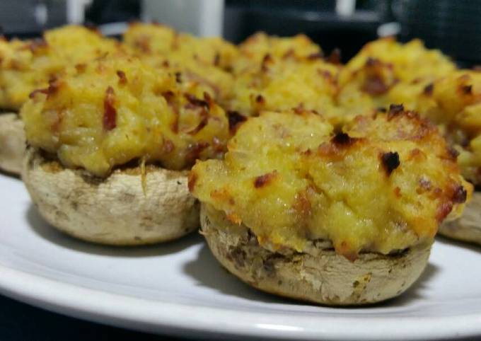 Stuffed mushrooms with sweet potato and crispy Iberian ham