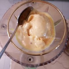 A picture of Mango ice cream.