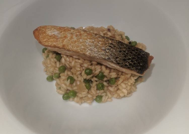 Salmon fillet on risotto