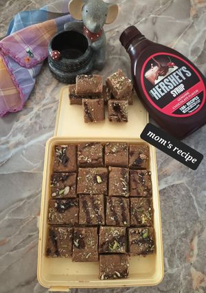 ચોકલેટ સુખડી (Chocolate Sukhdi Recipe In Gujarati) રેસીપી મુખ્ય ફોટો