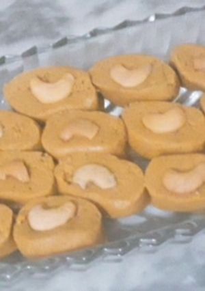A picture of Besan or kaju ki mithai.