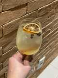 Gin com laranja desidratada