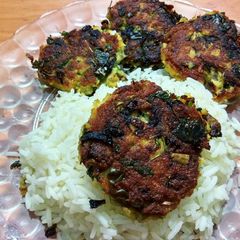 A picture of Macher Pathora.