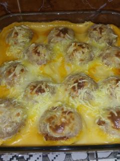 صورة لوصفة كريات الشوفلور بصلصة الجبن والطماطم  😋