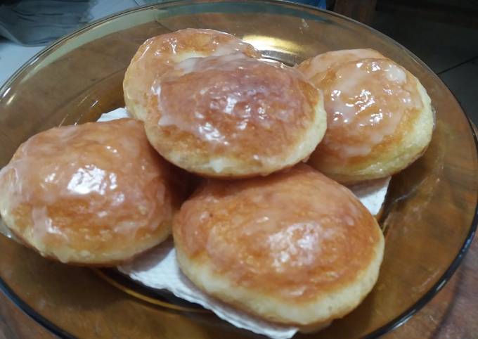 Donat empuk topping gula glaze