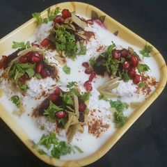A picture of Dahi vada I dahi bhalla.