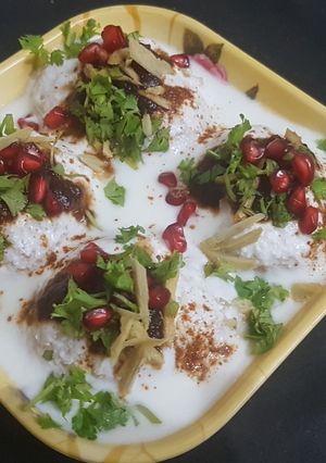 A picture of Dahi vada I dahi bhalla.