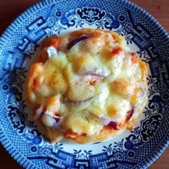 Spicy Chicken Tikka Pizza #CookpadRamadan iftarspecial with huma A picture of Spicy Chicken Tikka Pizza #CookpadRamadan iftarspecial with huma.