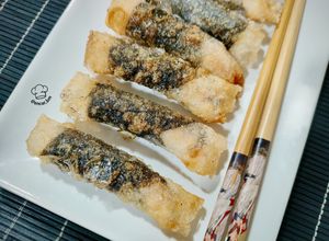 Foto principal de Mini rollitos crujientes de arroz con gamba y alga nori