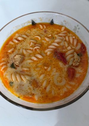 O poză a rețetei Ciorbă de legume cu piept de pui și paste.