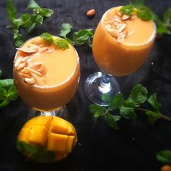 A picture of Mango Almond Smoothie.