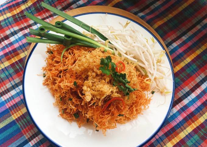 Step-by-Step Guide to Prepare Award-winning 🧑🏽‍🍳🧑🏼‍🍳Crispy Rice Noodles •Thai Sweet and Sour Crispy Noodles• Mee Krob |ThaiChef Food