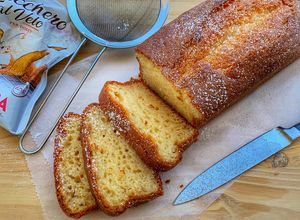 Foto di Plumcake di farro allo yogurt greco senza lattosio