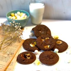 A picture of Ragi Marshmallow cookies.