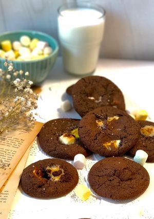 A picture of Ragi Marshmallow cookies.