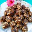 Dates and peanut laddu