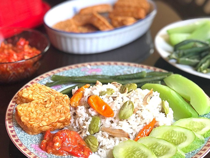  Bagaimana cara buat Nasi Liwet Teri Pete Rice Cooker yang sesuai selera