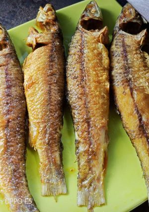 পোনা মাছ ভাজা (pona maach bhaaja recipe in Bengali) রেসিপির প্রধান ছবি