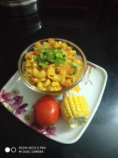 ટોમેટો ચીઝ પાસ્તા (Tomato Cheese Pasta Recipe In Gujarati) રેસીપી મુખ્ય ફોટો