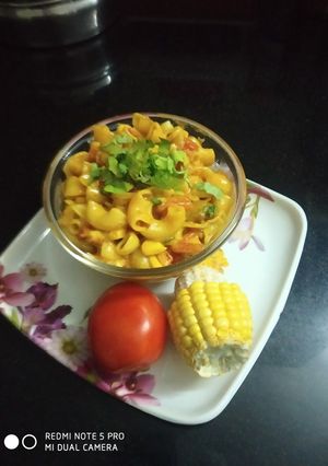 ટોમેટો ચીઝ પાસ્તા (Tomato Cheese Pasta Recipe In Gujarati) રેસીપી મુખ્ય ફોટો