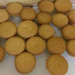 A picture of Lemon and orange cupcakes#cupcake challenge.