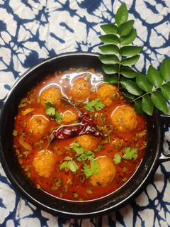 રસિયા મુઠીયા (Rasiya Muthiya Recipe In Gujarati) રેસીપી મુખ્ય ફોટો