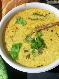 દહીં તિખારી (Dahi Tikhari Recipe In Gujarati) રેસીપી મુખ્ય ફોટો