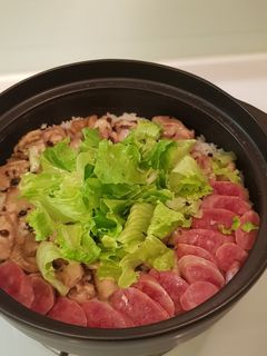 豉汁雞球香腸煲仔飯 的食譜成品照片