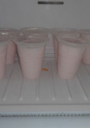Foto resep Es Kopyor Kelapa Muda Strawberry