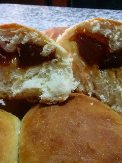 Una foto de Pancitos dulces rellenos de membrillo