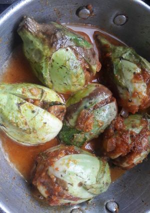 चटपटा भरवा बैंगन (chatpata bharwa baingan recipe in Hindi) रेसिपी मुख्य फोटो