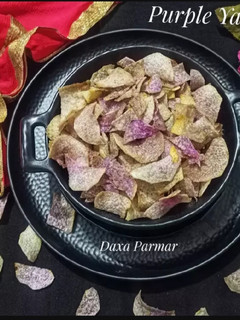 A picture of Ratalu /Purple Yam Chips.