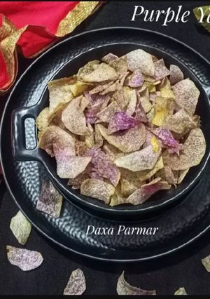 A picture of Ratalu /Purple Yam Chips.