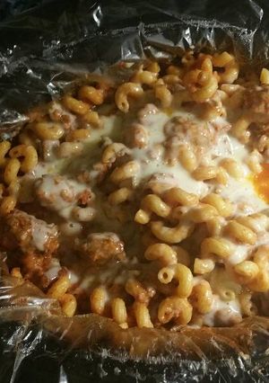 A picture of Spicearoni in a pot.