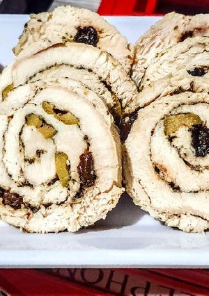 Una foto de ROLLO De Arándanos🍒y Aceitunas con🦃Pavo...!