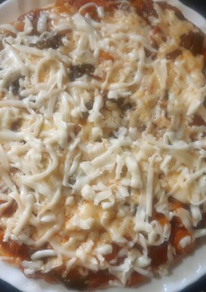 वेज पिज़्ज़ा (veg pizza recipe in Hindi) रेसिपी मुख्य फोटो