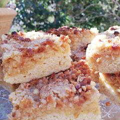A picture of Apple Streusel (sheet cake).