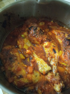 Une photo de Poulet cocotte a la provençale
