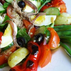 Salade Niçoise A picture of Salade Niçoise.